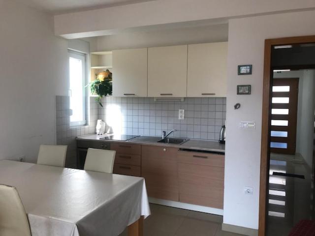 Apartments Marta Duće Екстериор снимка